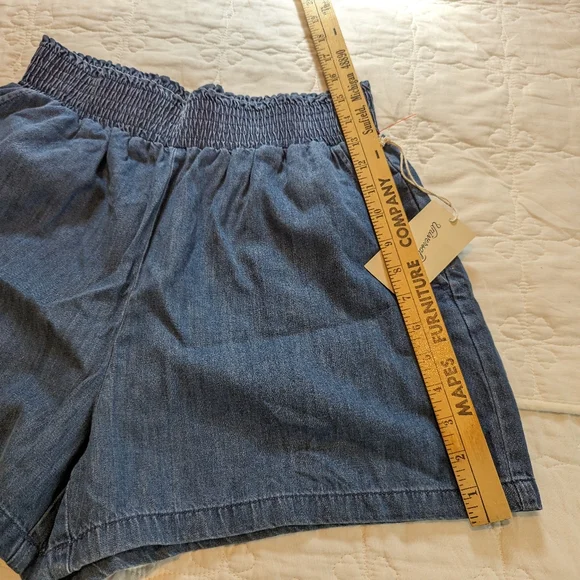 Universal thread pull up denim shorts size medium - Picture 7 of 7